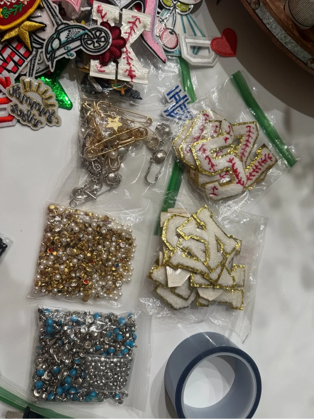 500 + patches plus pins, rivets, letter patches mini iron whole kit for crafters